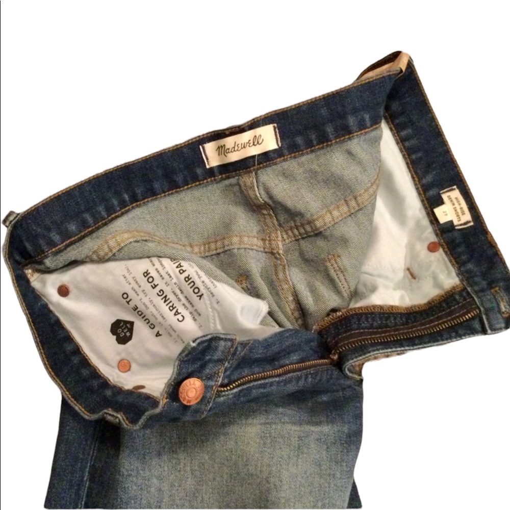 MADEWELL HIGH RISE DENIM SHORTS. NEW WITH TAGS - Picture 3 of 3
